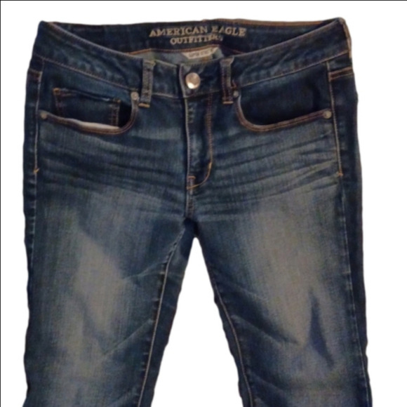 AMERICAN EAGLE JEANS, SUPER STRETCH, SIZE 6 SHORT. - Picture 3 of 8